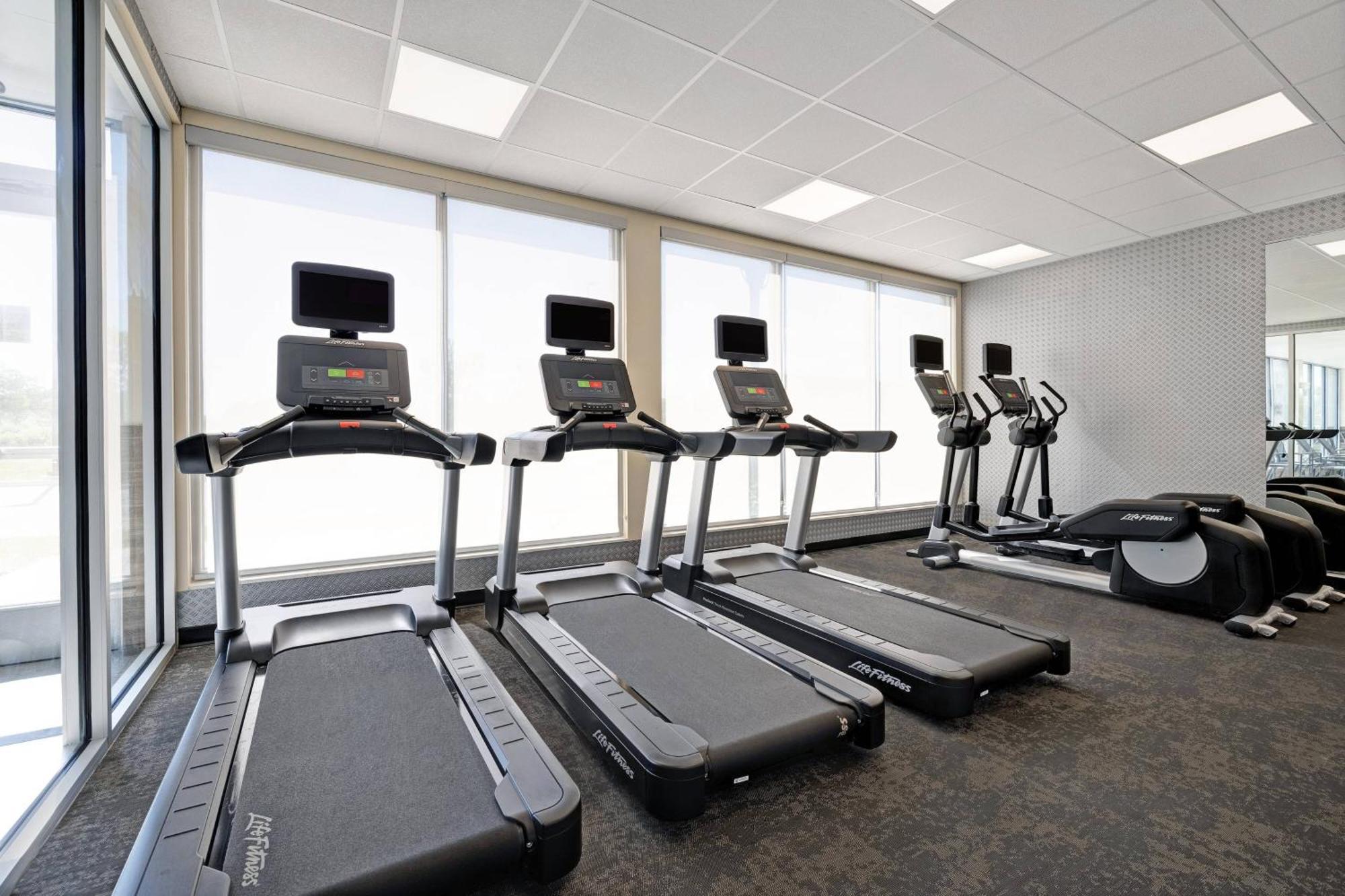 Fairfield Inn & Suites By Marriott Milwaukee Брукфілд Екстер'єр фото