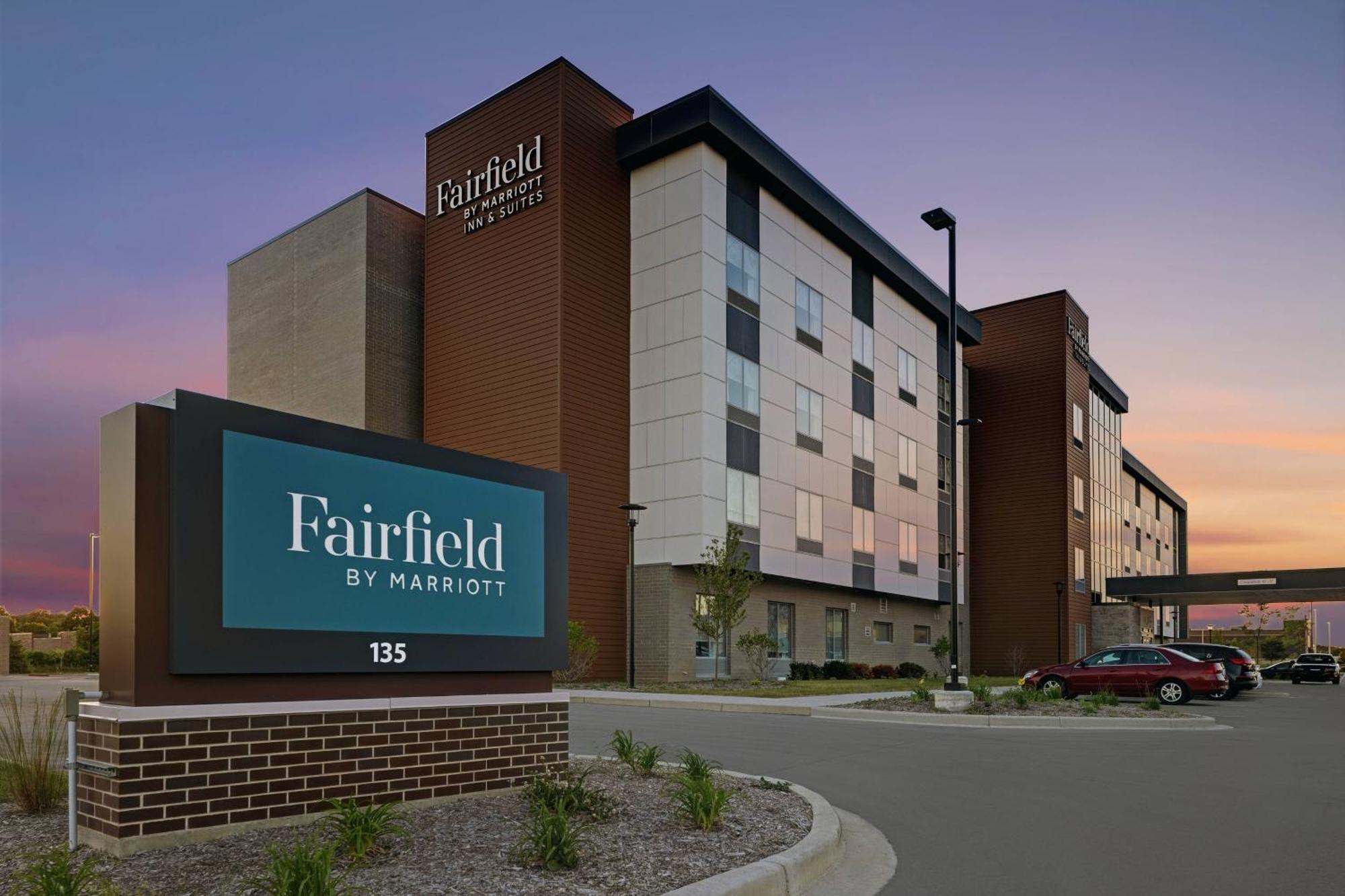 Fairfield Inn & Suites By Marriott Milwaukee Брукфілд Екстер'єр фото