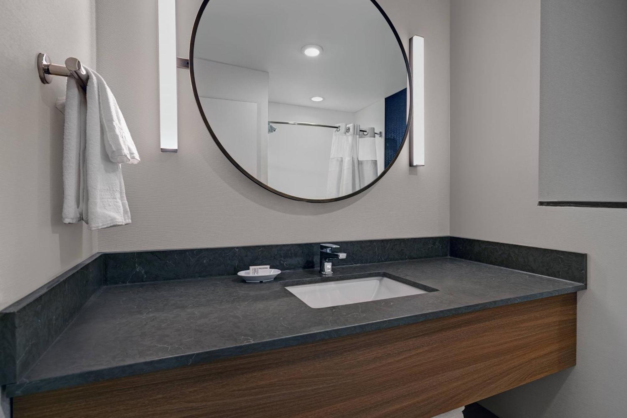 Fairfield Inn & Suites By Marriott Milwaukee Брукфілд Екстер'єр фото
