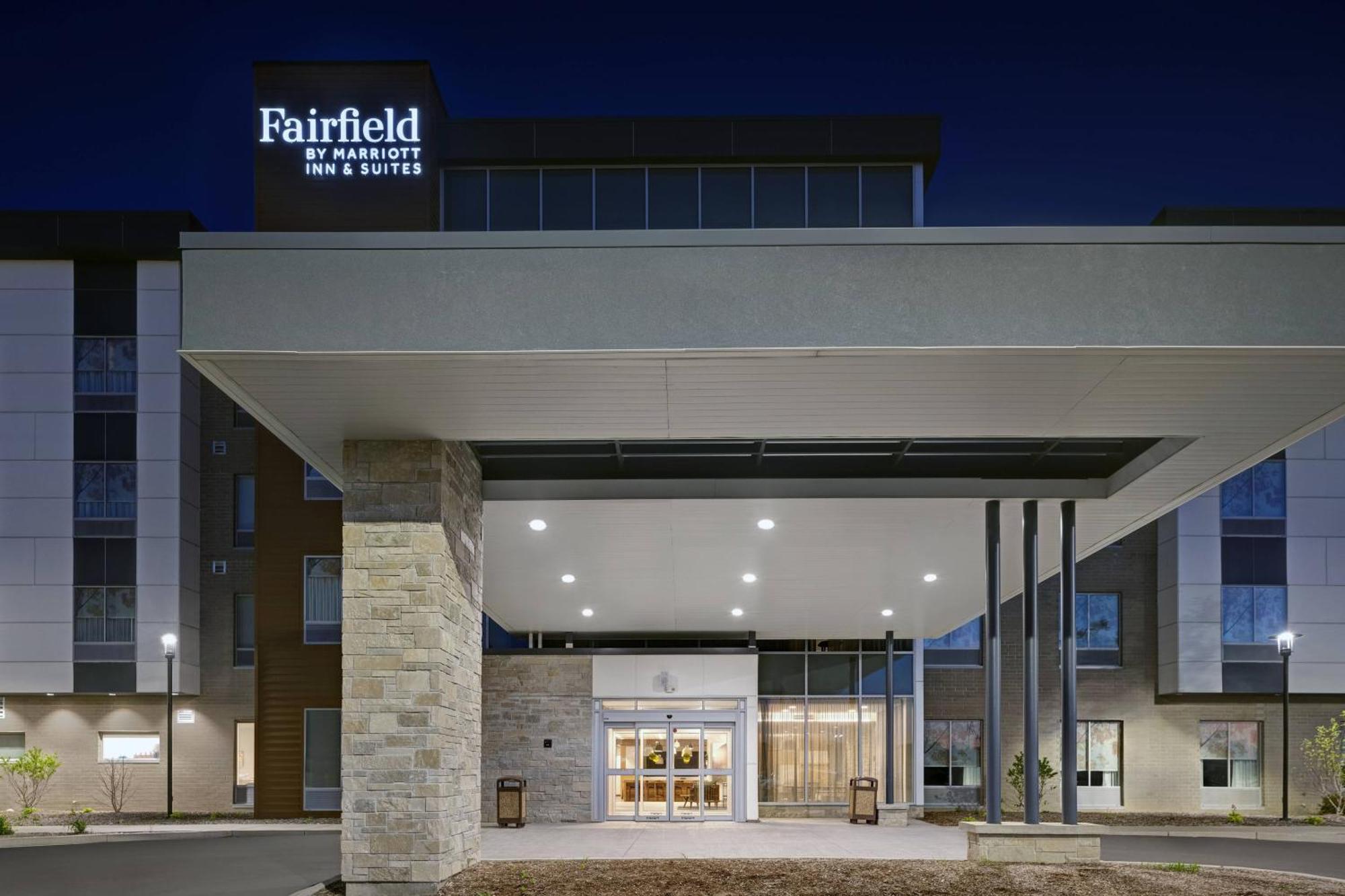 Fairfield Inn & Suites By Marriott Milwaukee Брукфілд Екстер'єр фото